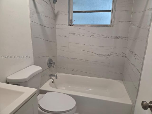 831 N 72nd Way, Hollywood, FL 33024