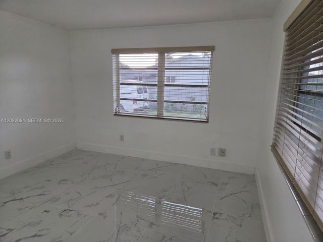 831 N 72nd Way, Hollywood, FL 33024