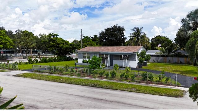 831 N 72nd Way, Hollywood, FL 33024