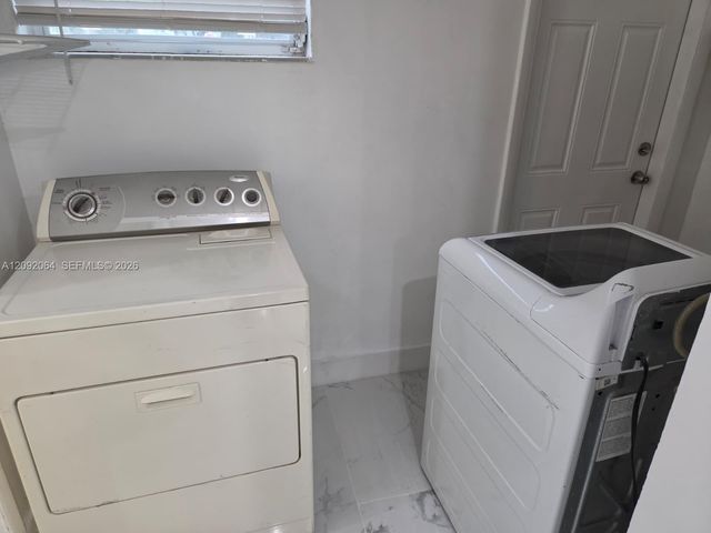 831 N 72nd Way, Hollywood, FL 33024