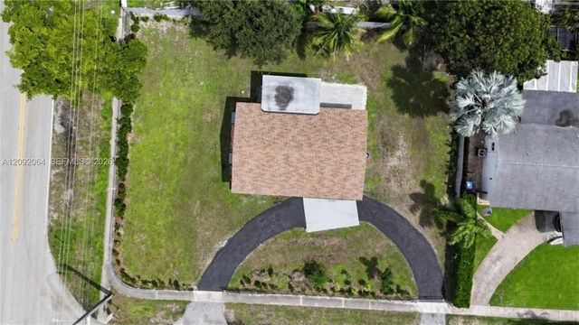831 N 72nd Way, Hollywood, FL 33024