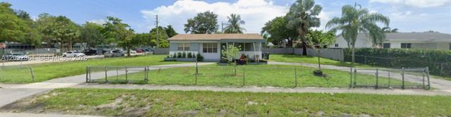 831 N 72nd Way, Hollywood, FL 33024