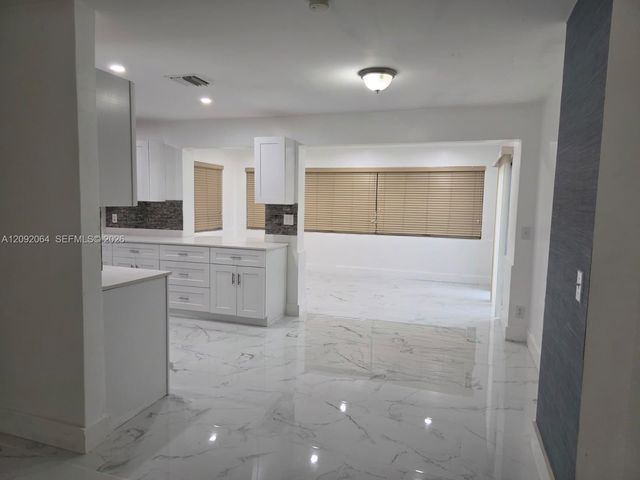 831 N 72nd Way, Hollywood, FL 33024