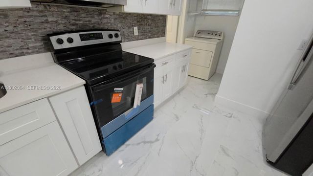 831 N 72nd Way, Hollywood, FL 33024