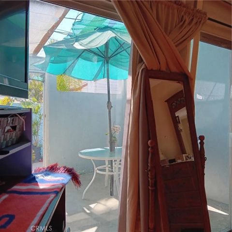 6271 Cherry Avenue, Long Beach, CA 90805