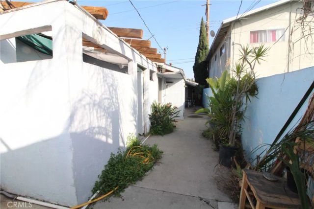 6271 Cherry Avenue, Long Beach, CA 90805