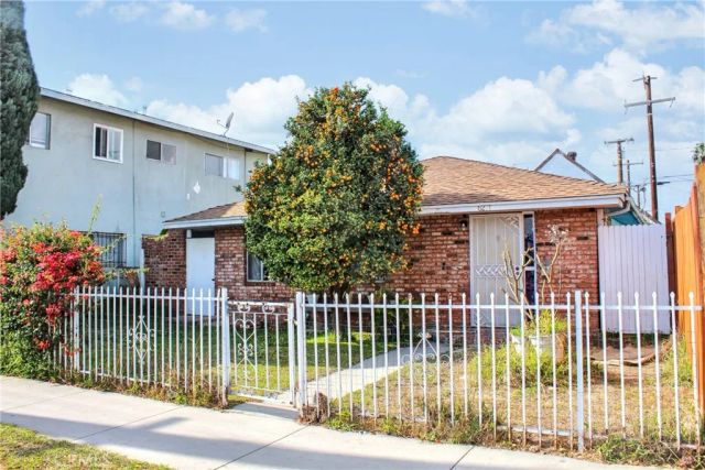 6271 Cherry Avenue, Long Beach, CA 90805