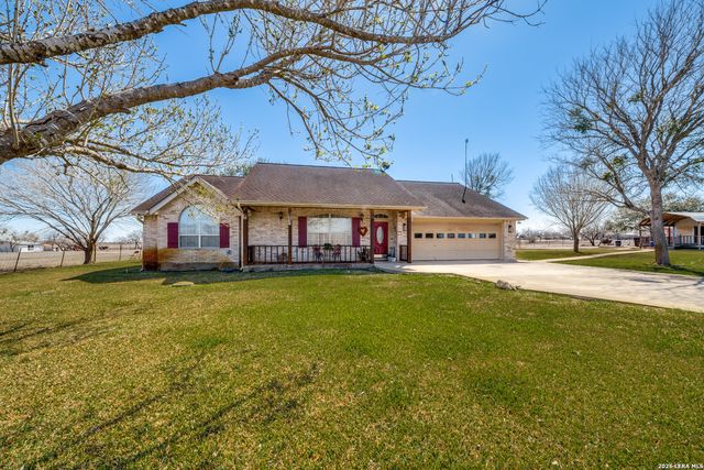 1068 County Road 227, Falls City, TX 78113
