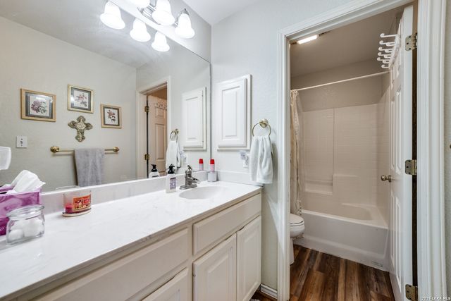 1068 County Road 227, Falls City, TX 78113