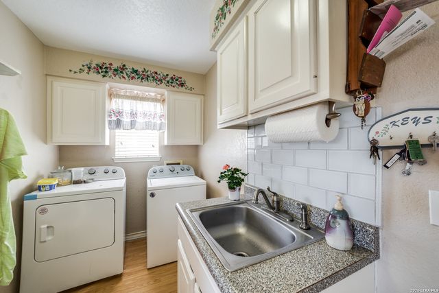 1068 County Road 227, Falls City, TX 78113