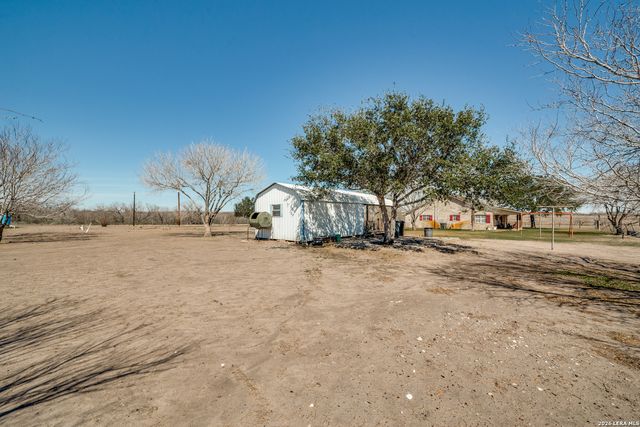 1068 County Road 227, Falls City, TX 78113