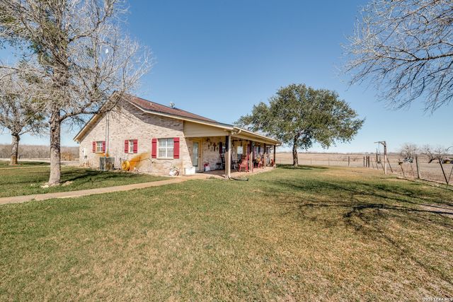 1068 County Road 227, Falls City, TX 78113