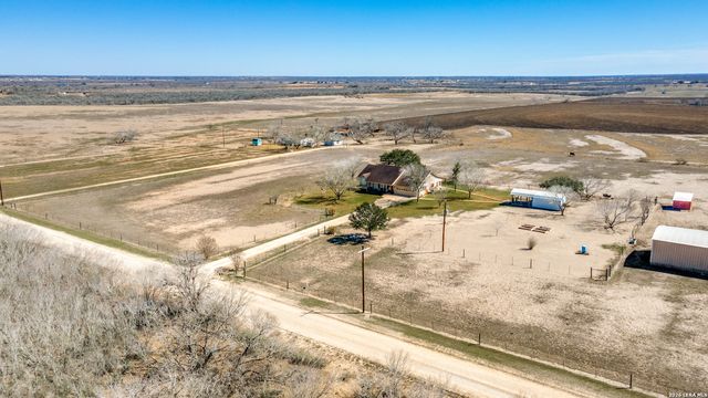 1068 County Road 227, Falls City, TX 78113