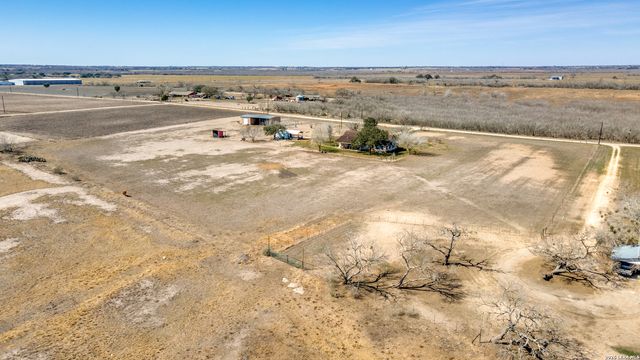 1068 County Road 227, Falls City, TX 78113