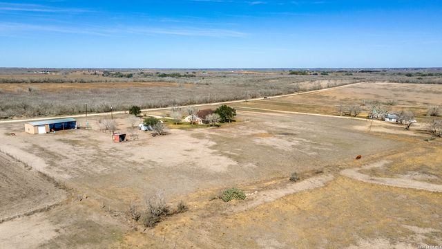 1068 County Road 227, Falls City, TX 78113