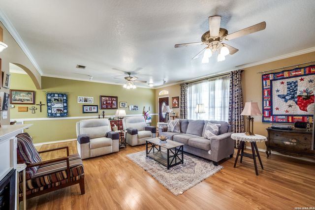 1068 County Road 227, Falls City, TX 78113