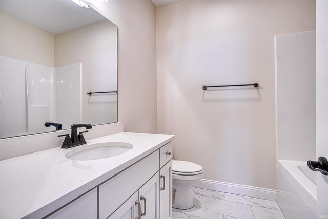 3060 White Oak Trail, Newburgh, IN 47630