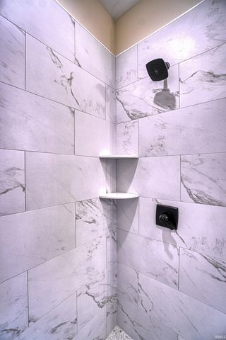 3060 White Oak Trail, Newburgh, IN 47630