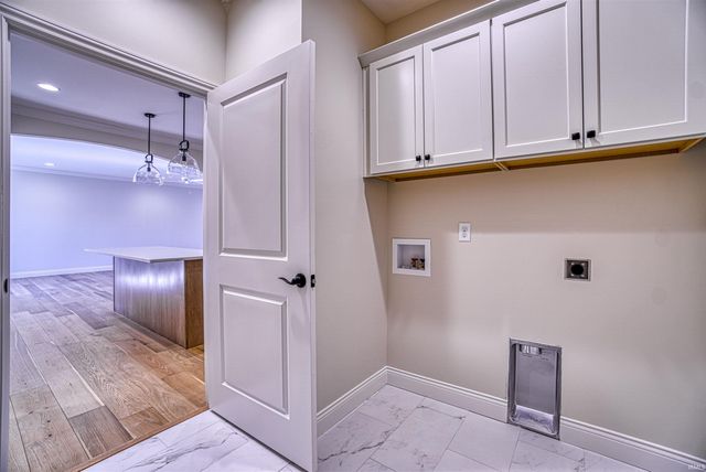 3060 White Oak Trail, Newburgh, IN 47630