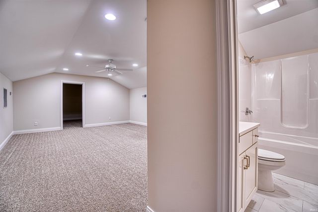 3060 White Oak Trail, Newburgh, IN 47630