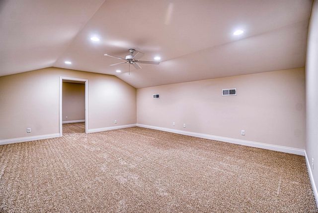 3060 White Oak Trail, Newburgh, IN 47630