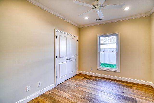 3060 White Oak Trail, Newburgh, IN 47630