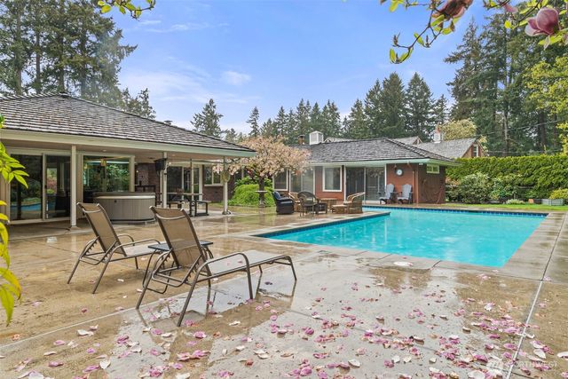 12 Forest Glen Lane SW, Lakewood, WA 98498