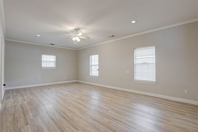 104 W Ash Lane, Euless, TX 76039
