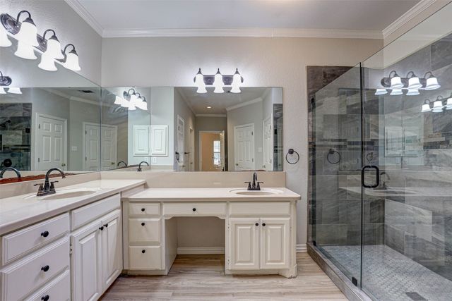 104 W Ash Lane, Euless, TX 76039