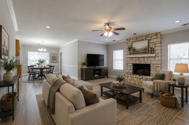 104 W Ash Lane, Euless, TX 76039