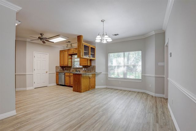 104 W Ash Lane, Euless, TX 76039