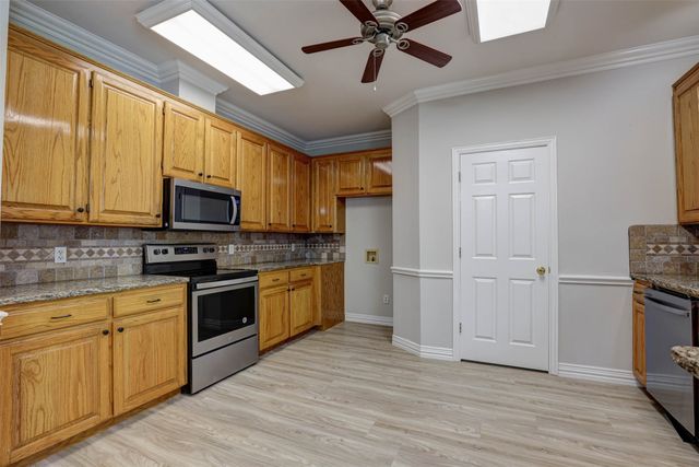 104 W Ash Lane, Euless, TX 76039