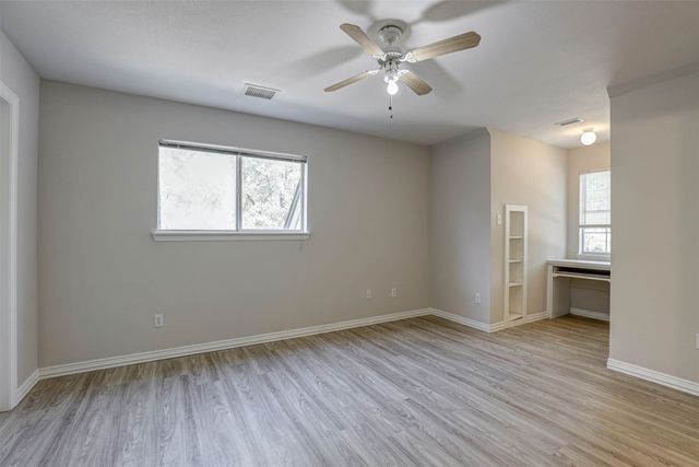 104 W Ash Lane, Euless, TX 76039