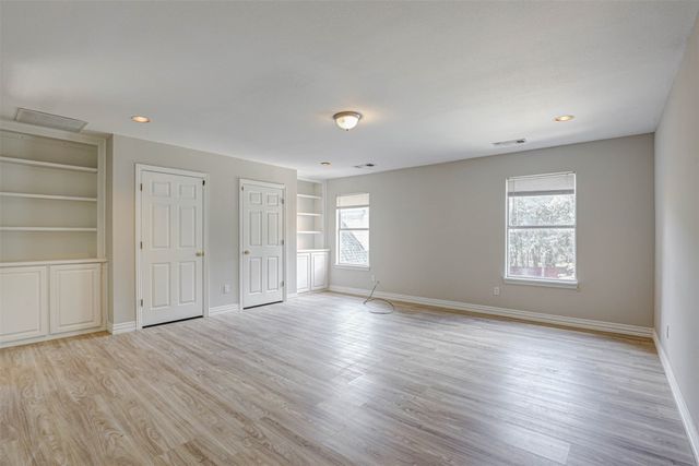 104 W Ash Lane, Euless, TX 76039