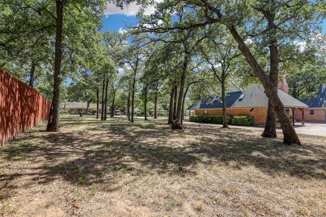 104 W Ash Lane, Euless, TX 76039