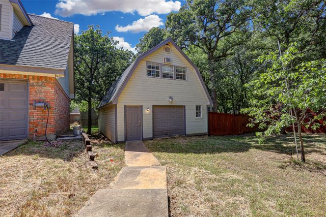 104 W Ash Lane, Euless, TX 76039