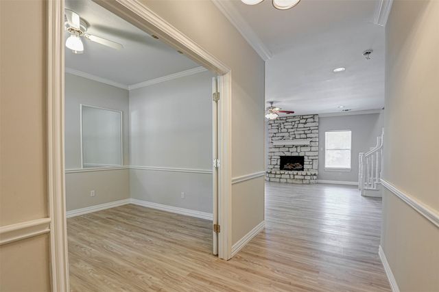 104 W Ash Lane, Euless, TX 76039