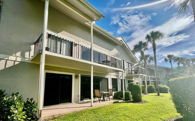 11863 Wimbledon Circle 401, Wellington, FL 33414