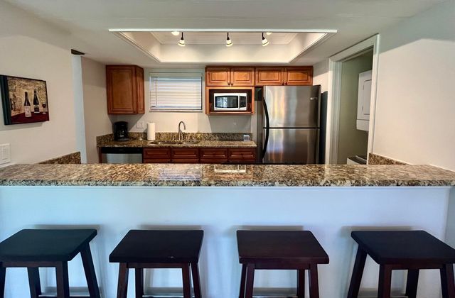11863 Wimbledon Circle 401, Wellington, FL 33414