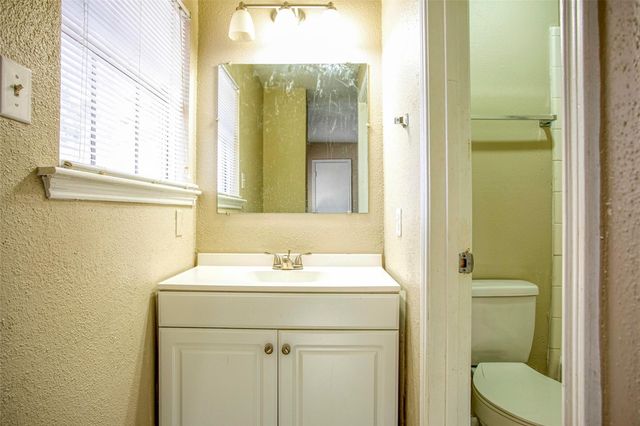 1556 Silverpines Road 556, Houston, TX 77062