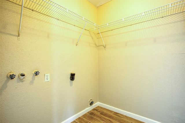 1556 Silverpines Road 556, Houston, TX 77062