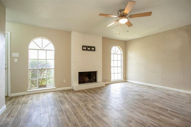 1556 Silverpines Road 556, Houston, TX 77062