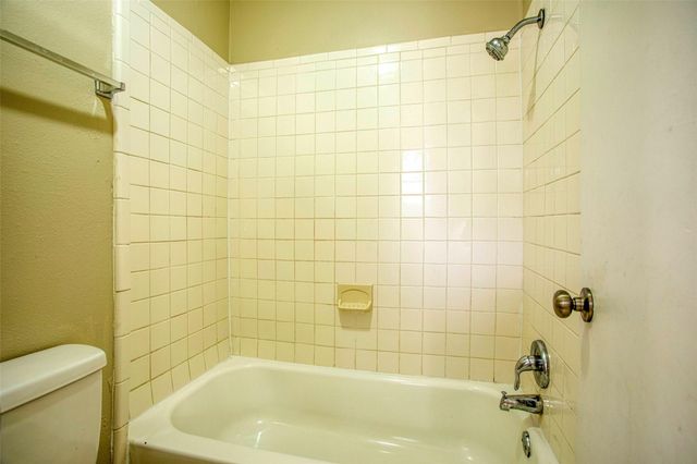 1556 Silverpines Road 556, Houston, TX 77062