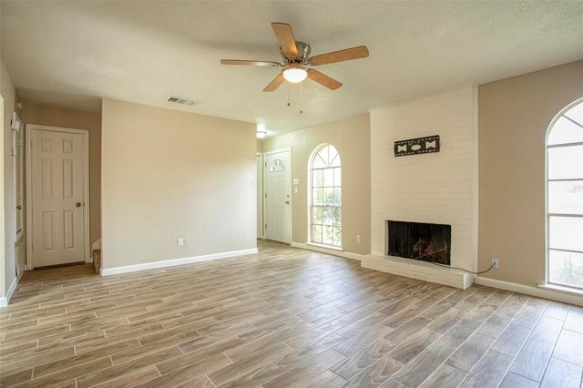 1556 Silverpines Road 556, Houston, TX 77062