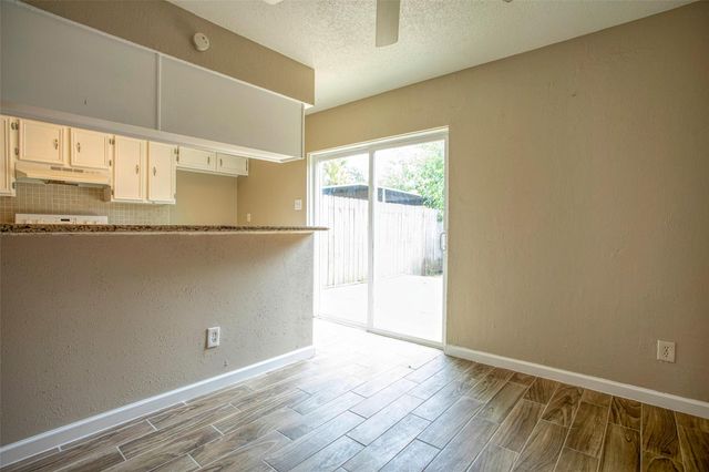 1556 Silverpines Road 556, Houston, TX 77062