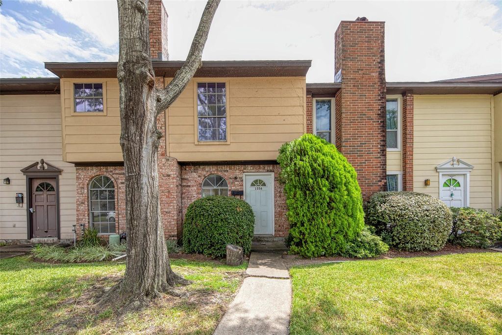 1556 Silverpines Road 556, Houston, TX 77062