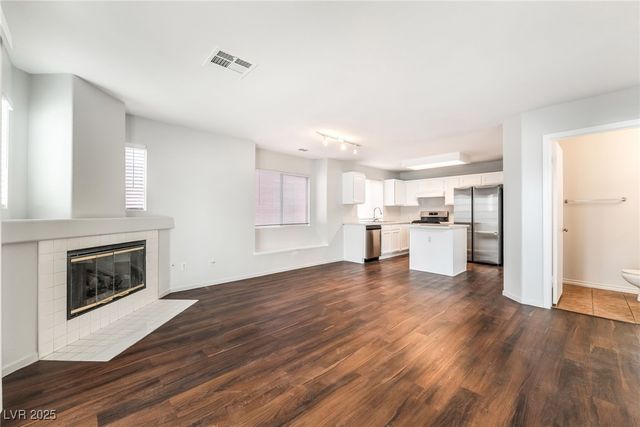 1904 Cedar Bluffs Way, Las Vegas, NV 89128