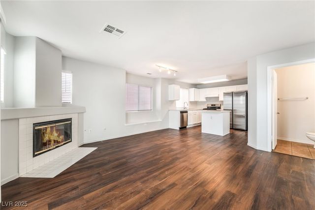 1904 Cedar Bluffs Way, Las Vegas, NV 89128