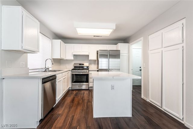 1904 Cedar Bluffs Way, Las Vegas, NV 89128