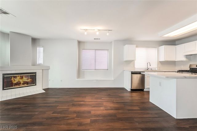 1904 Cedar Bluffs Way, Las Vegas, NV 89128